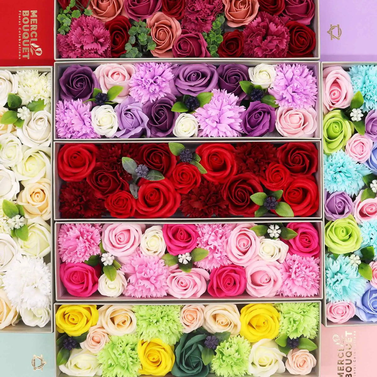 Cajas rectangulares con flores de jabón de diversos colores, pétalos realistas, diseño compacto y elegante para regalo.