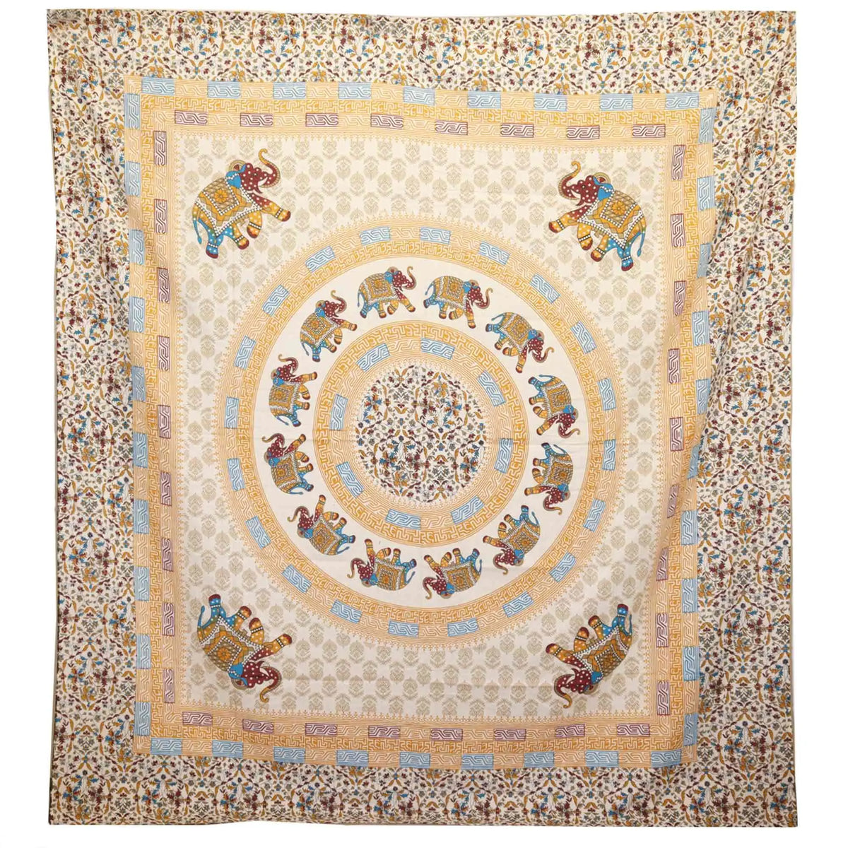 Tapiz cuadrado con estampado de mandalas y elefantes coloridos sobre fondo crema con bordes florales detallados.
