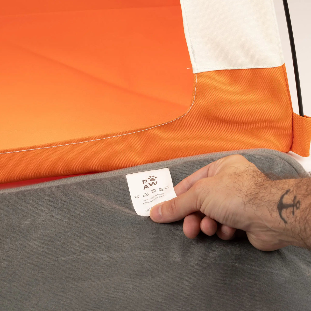 Cama tienda para mascotas beige y naranja de 58 cm