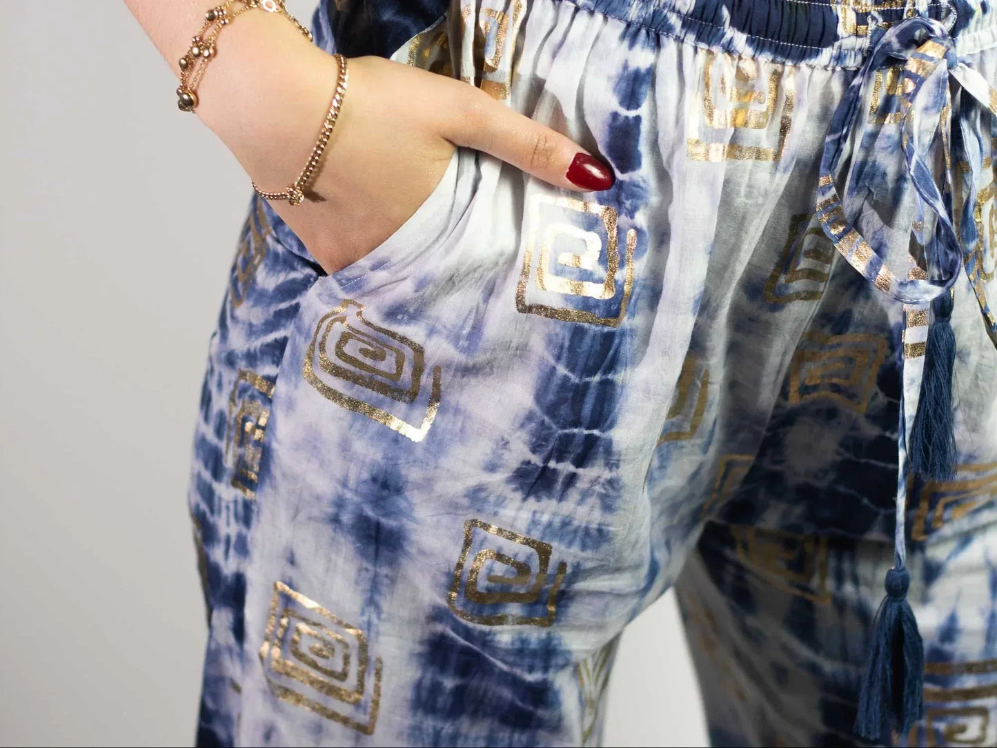 (ML) Colección Nómada Sari Mediterráneo - Pantalones - Motivo Griego en Oro y Azul