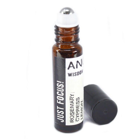 Aceite esencial de romero, ciprés y limón en frasco ámbar con rodillo. Perfecto para concentración y bienestar.