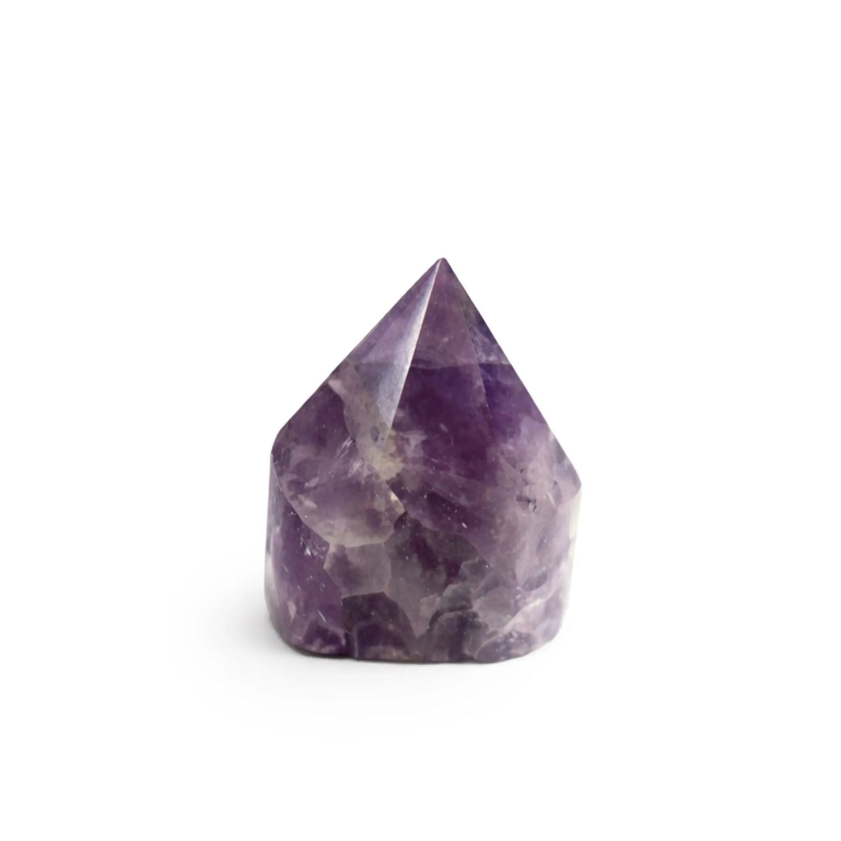 Punta de cristal de amatista morado, tallada con forma de pirámide, material natural y elegante para decoración.
