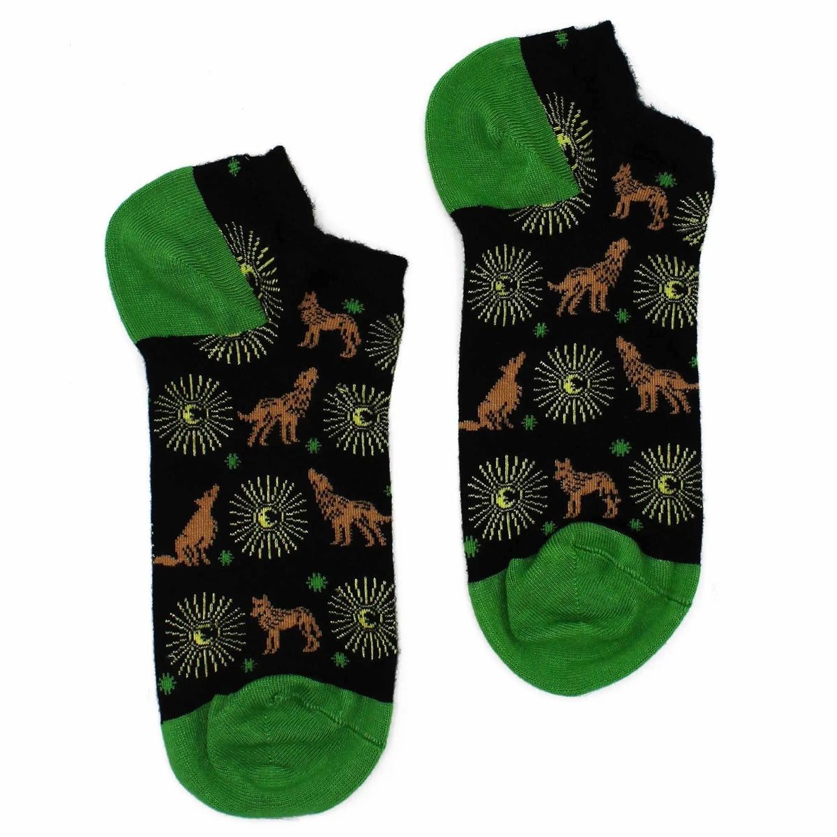 Calcetas negras con diseño de animales en marrón y verde brillante, confeccionadas en material suave y cómodo.