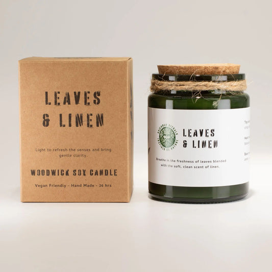 Vela de soja verde "Leaves & Linen", aromática, vegana, con caja kraft, duración de 26 horas.