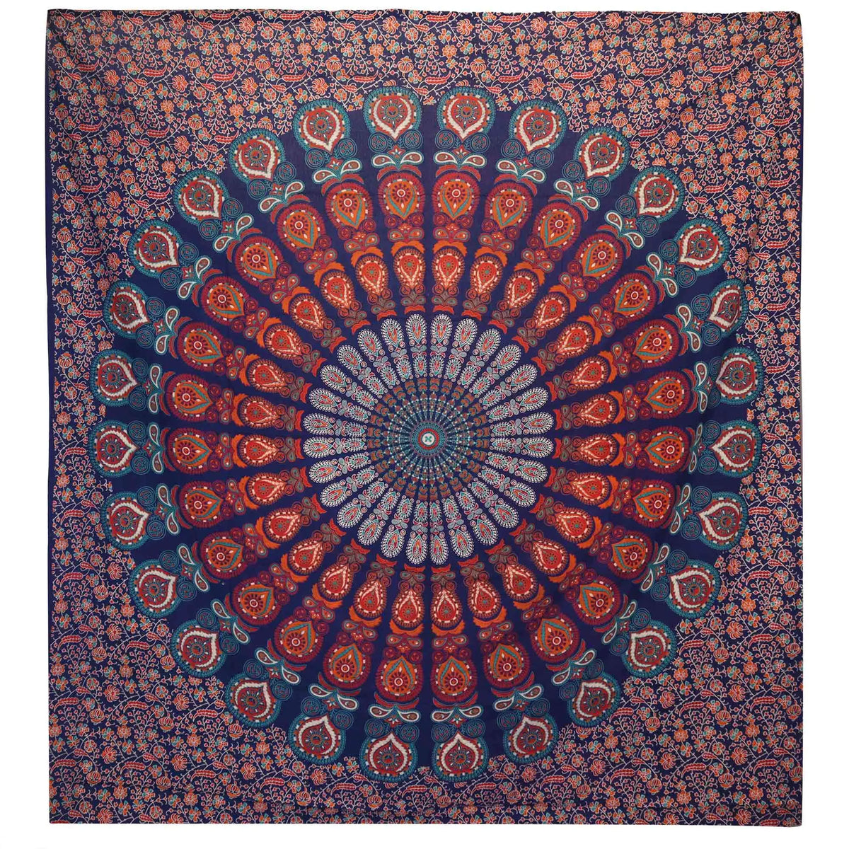Mantel cuadrado azul marino con diseño mandala en tonos rojos y detalles ornamentales, ideal para decoración.