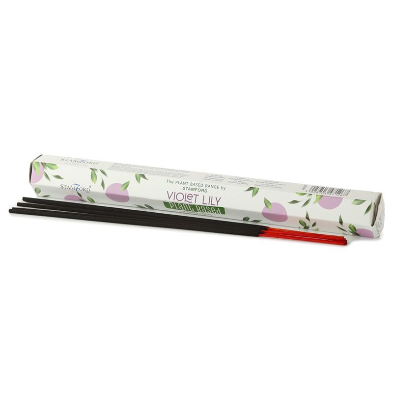 Incienso Violet Lily de Stamford, varitas negras y rojas en caja decorativa blanca con hojas verdes.