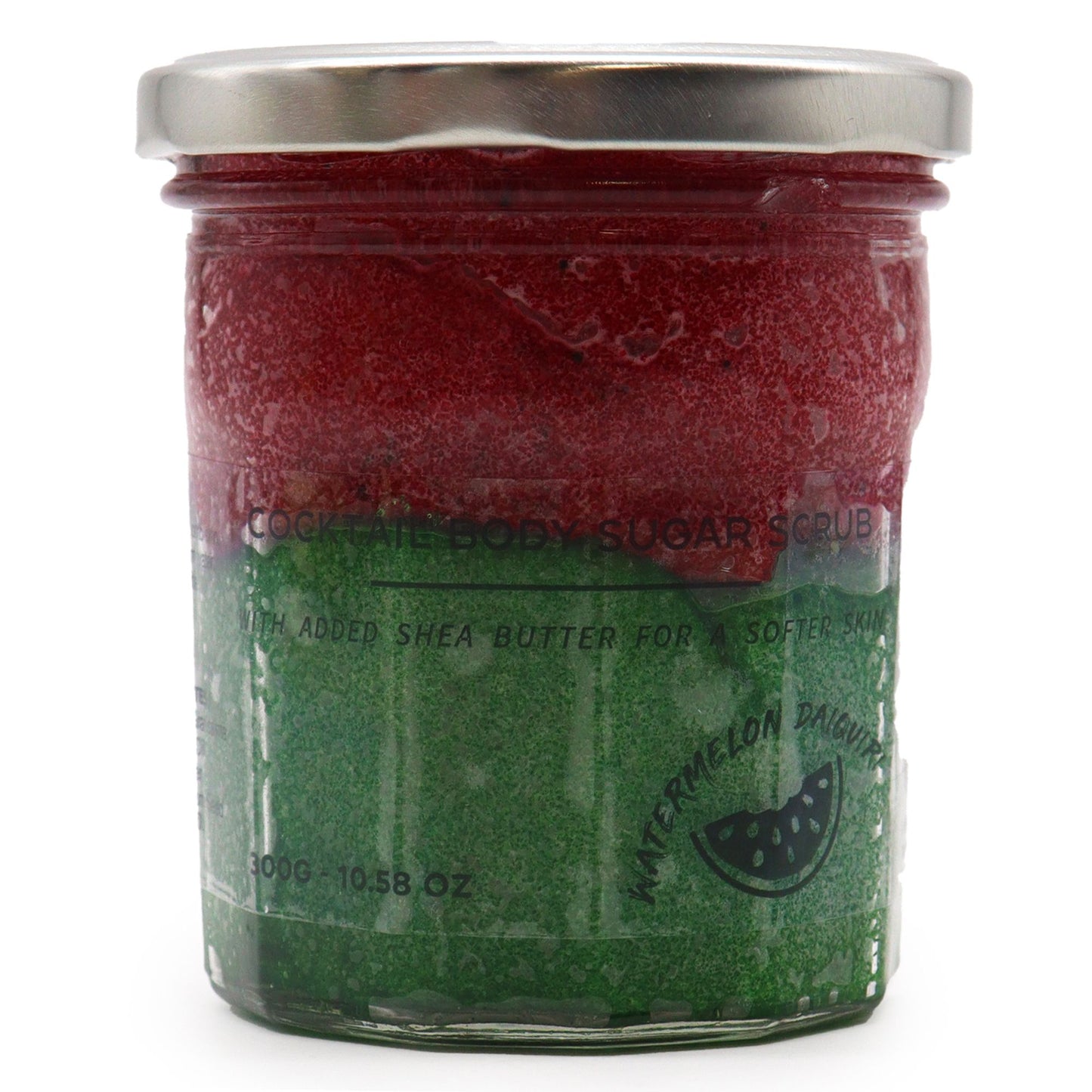 Frasco de vidrio con exfoliante de azúcar, capas de color rojo y verde, tapa metálica plateada. Fondo blanco.