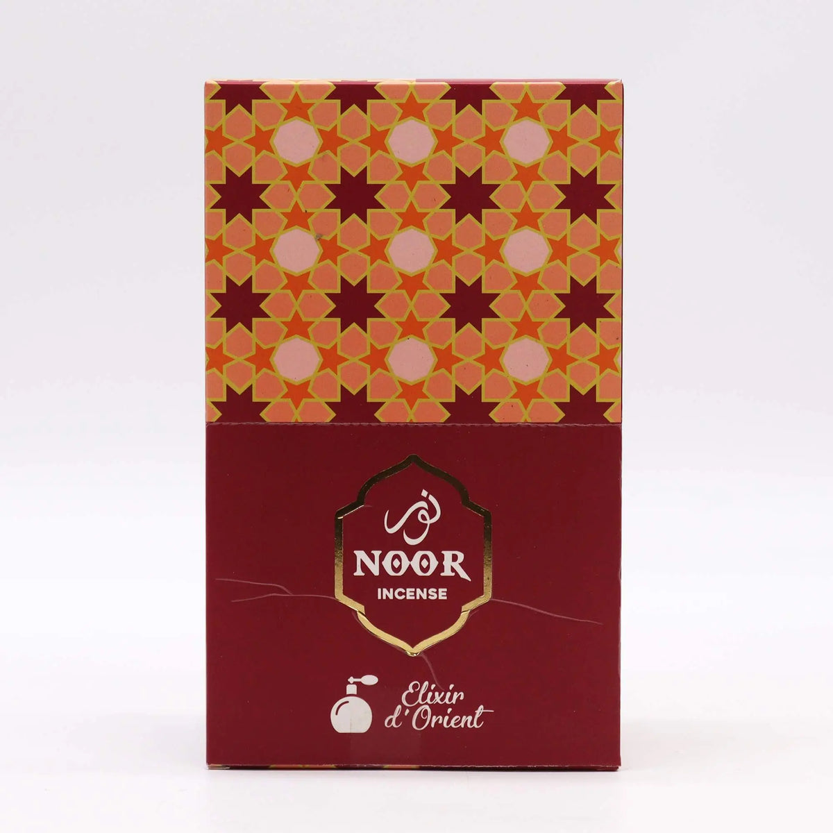 Incienso Noor en caja roja y dorada con diseño geométrico, 100% natural, aroma oriental.