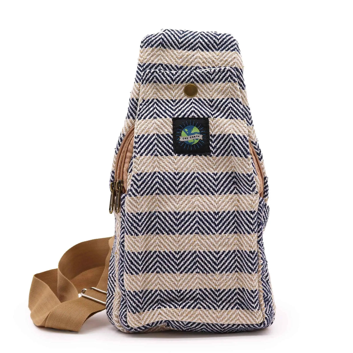 Bolso bandolera de algodón con patrón en zigzag azul marino y beige, cierre de cremallera y correa ajustable color café.