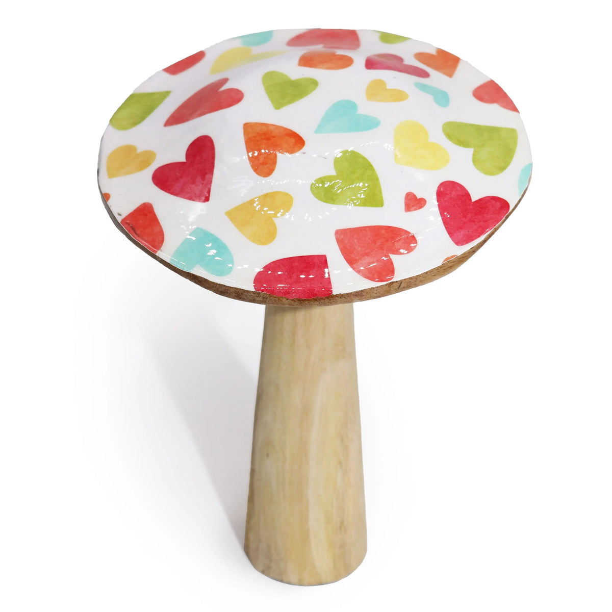 Seta decorativa de madera con sombrero esmaltado blanco decorado con corazones de colores pastel. Altura: 20 cm.