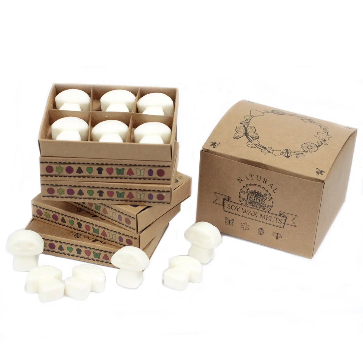 Cajas de cartón con 6 ceras de soja blancas en forma de champiñón y detalles decorativos, sobre fondo blanco.