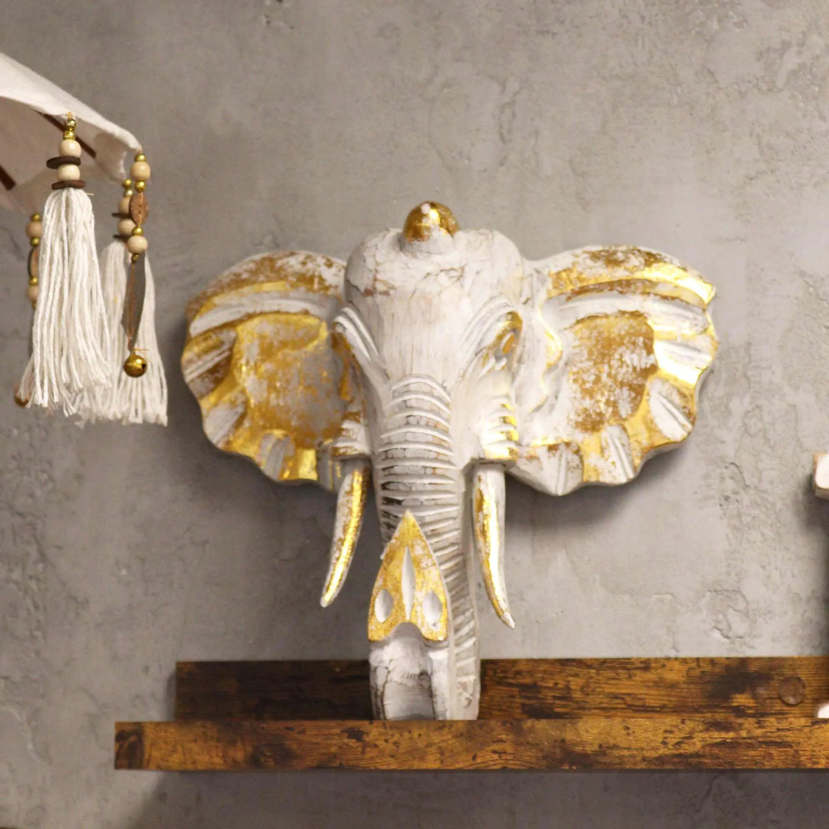 Cabeza de elefante decorativa blanca y dorada, hecha de resina, estilo bohemio, perfecta para paredes.