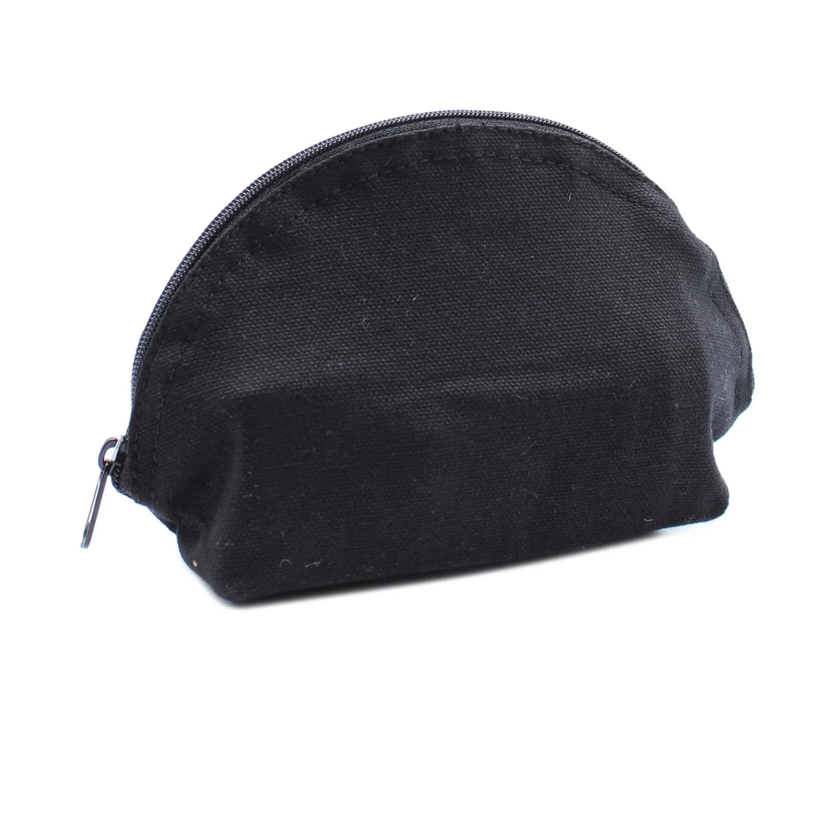 Neceser de lona negra en forma de media luna, con cierre de cremallera, ideal para set de cuidado de barba.