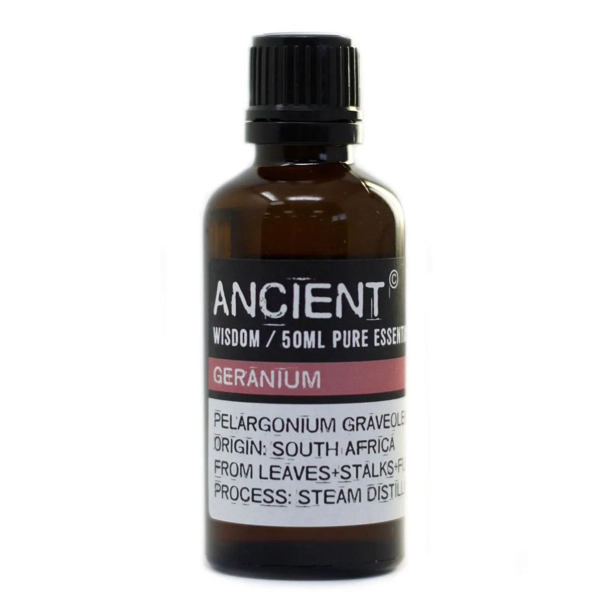 Frasco de vidrio ámbar de 50ml con aceite esencial de geranio, etiqueta blanca y negra, tapa negra de rosca.