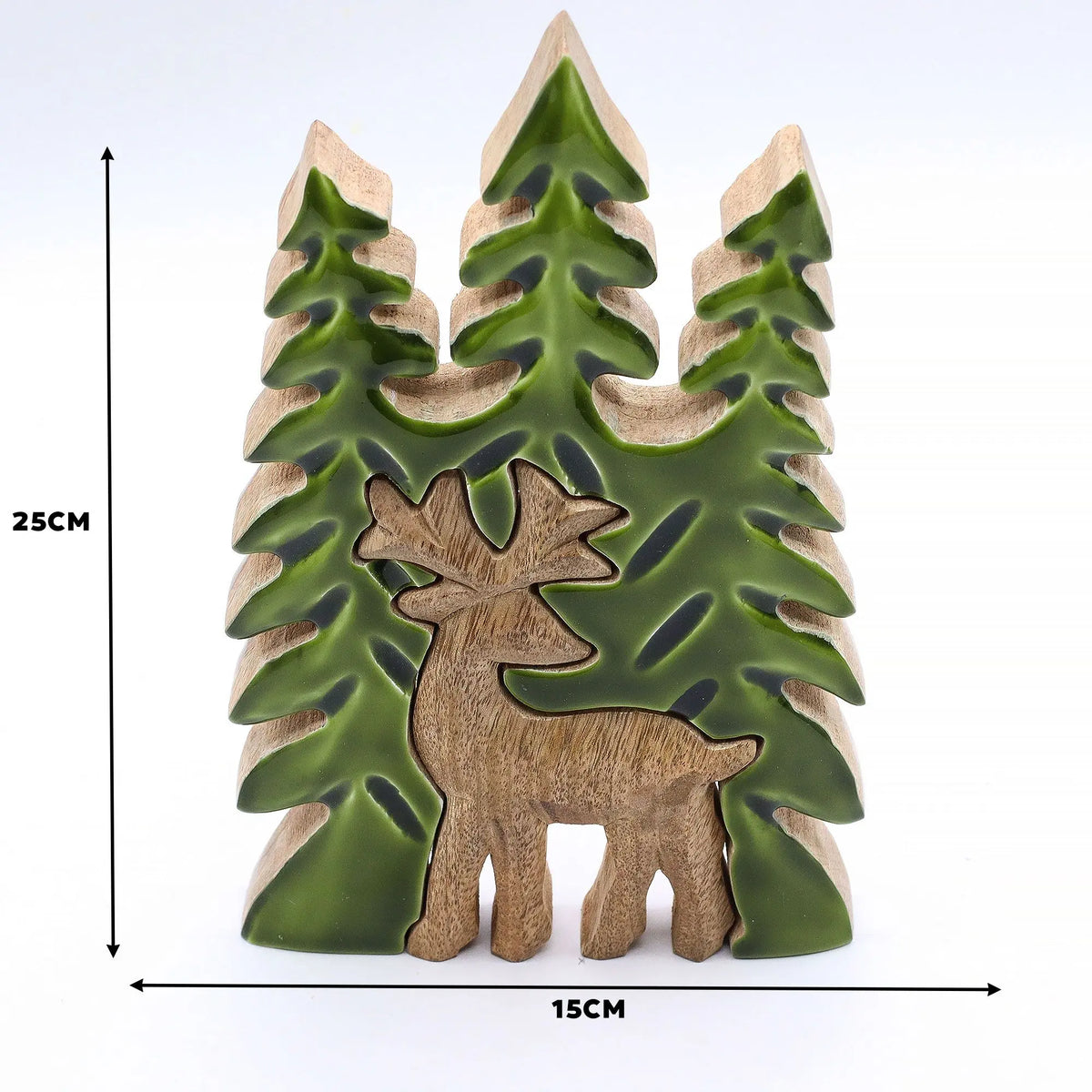 Decoración navideña en madera con ciervo y pinos verdes, 25 cm de alto y 15 cm de ancho. Ideal para festivos.