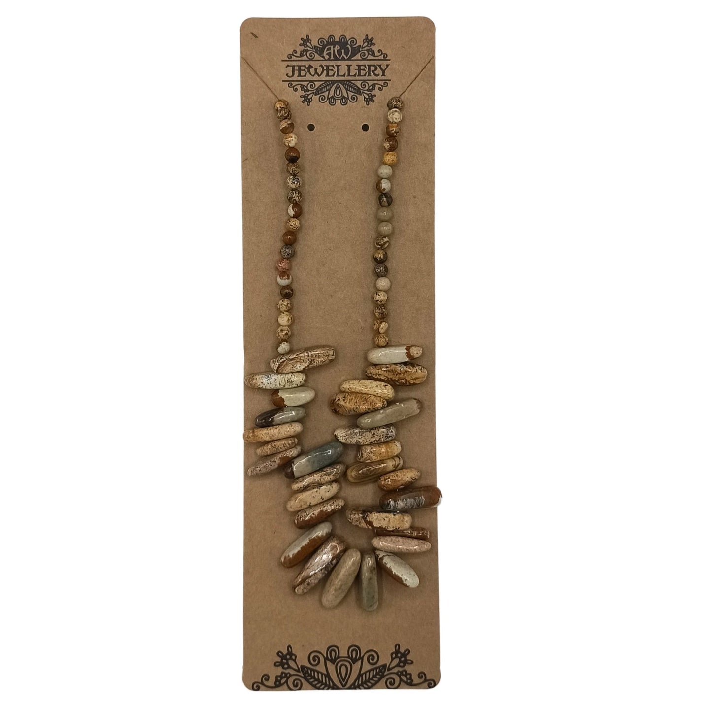 Collar artesanal con cuentas de piedra del mapa en tonos tierra, estilo bohemio y colgante de gemas alargadas y pulidas