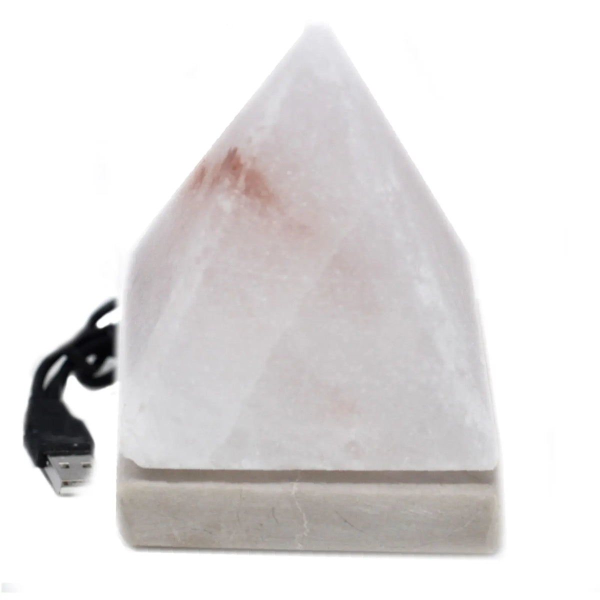 Lámpara de sal del Himalaya en forma de pirámide blanca sobre base cuadrada, con cable de conexión USB.