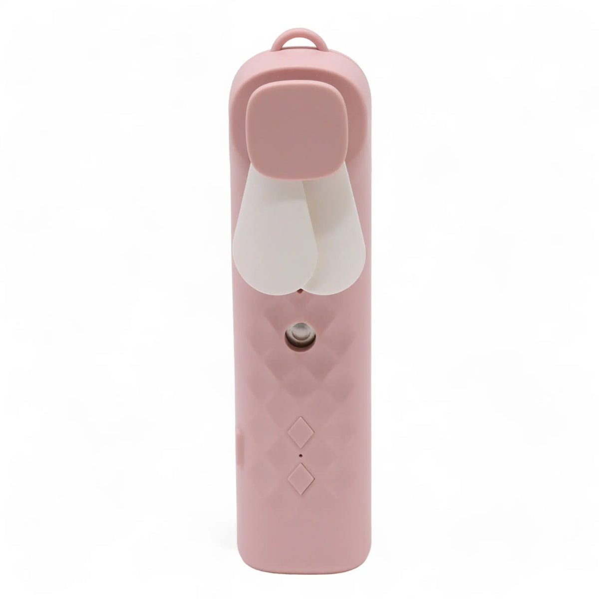 Ventilador facial rosa portátil, textura geométrica, aspas blancas, puerto USB y pulverizador. Diseño ergonómico.