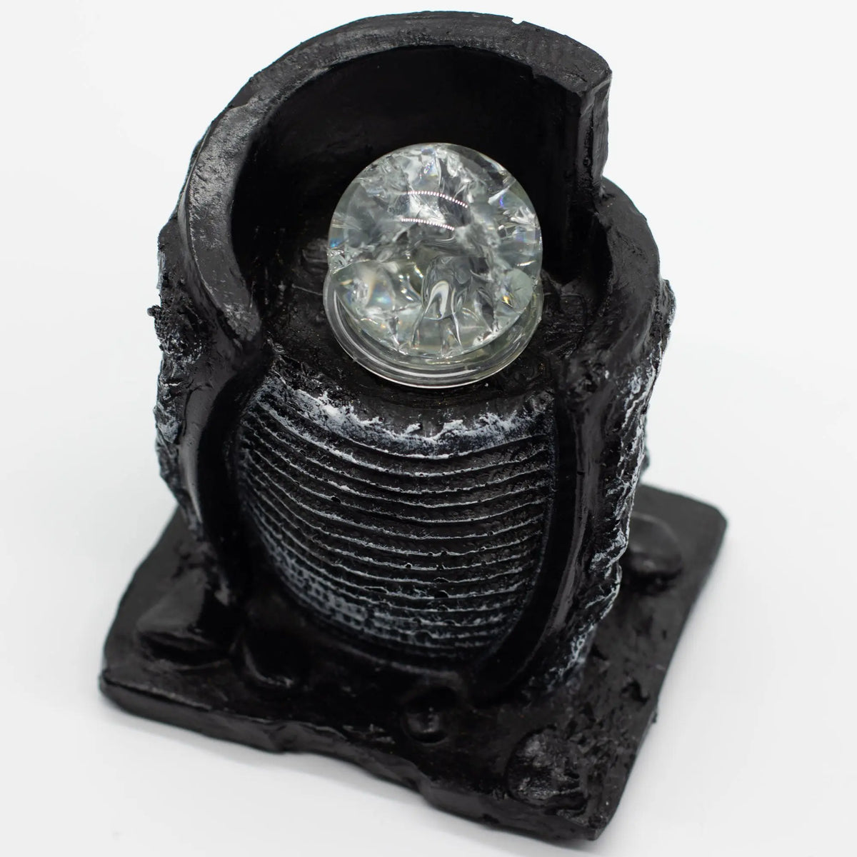 Anillo de resina negra con diamante simulado, estilo moderno y elegante para realzar tu look.