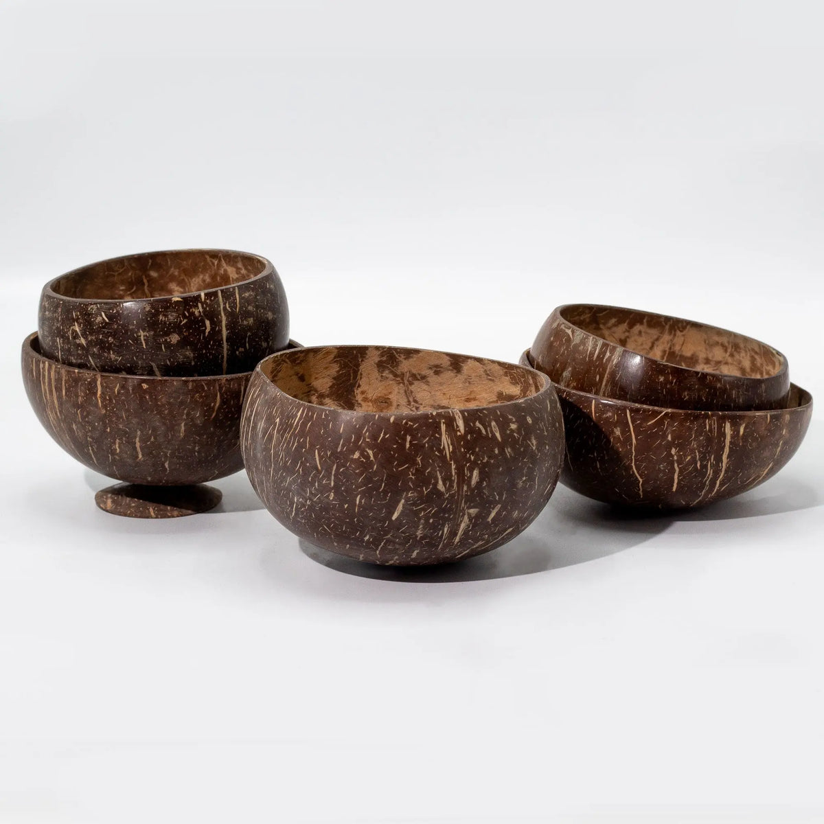 Cuenco decorativo de coco pulido con soporte