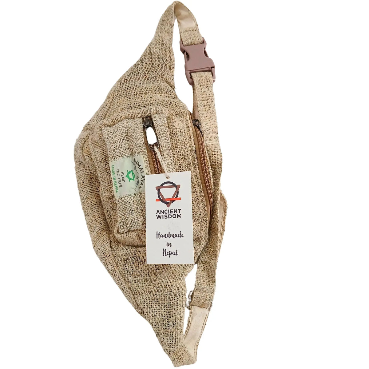 Riñonera de cáñamo artesanal color beige, con cremalleras, bolsillo frontal y correa ajustable con hebilla plástica.