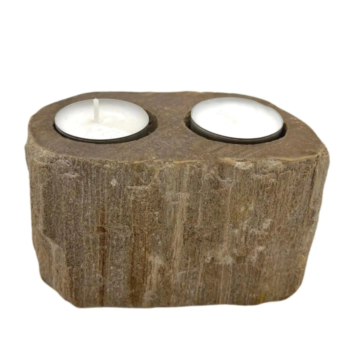 Portavelas doble de madera petrificada color café con textura rugosa, tipo bloque, para dos velas blancas de té.