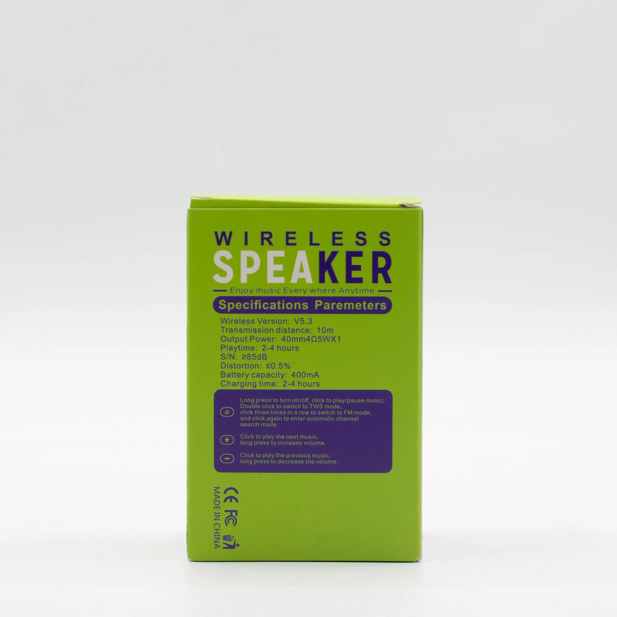 Caja de cartón verde de altavoz Bluetooth Ancient Wisdom con especificaciones técnicas detalladas impresas en morado.
