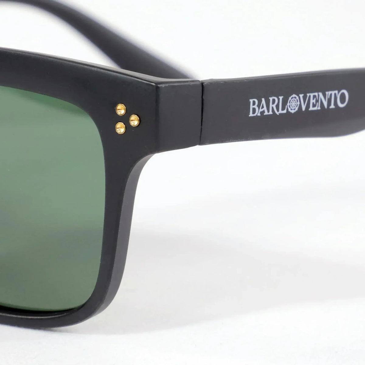 Boadella · gafas de sol rectangulares negras con lentes verdes