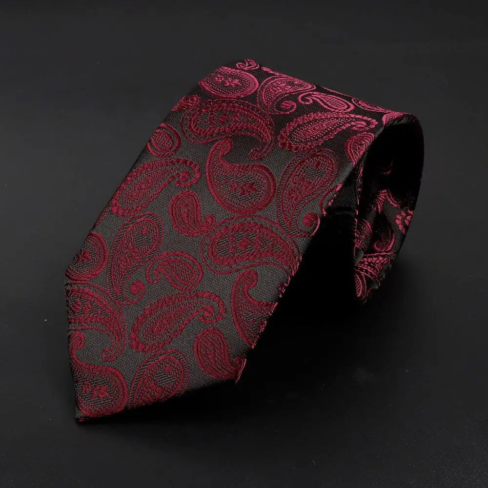 Burgundy · corbata con estampado paisley rojo