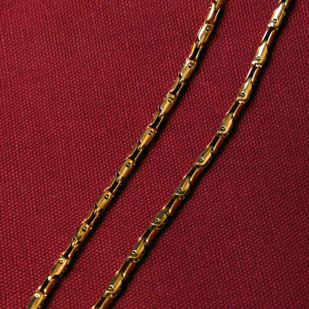 Collar Zerion Oro · Collar eslabones enchapado en oro 18k