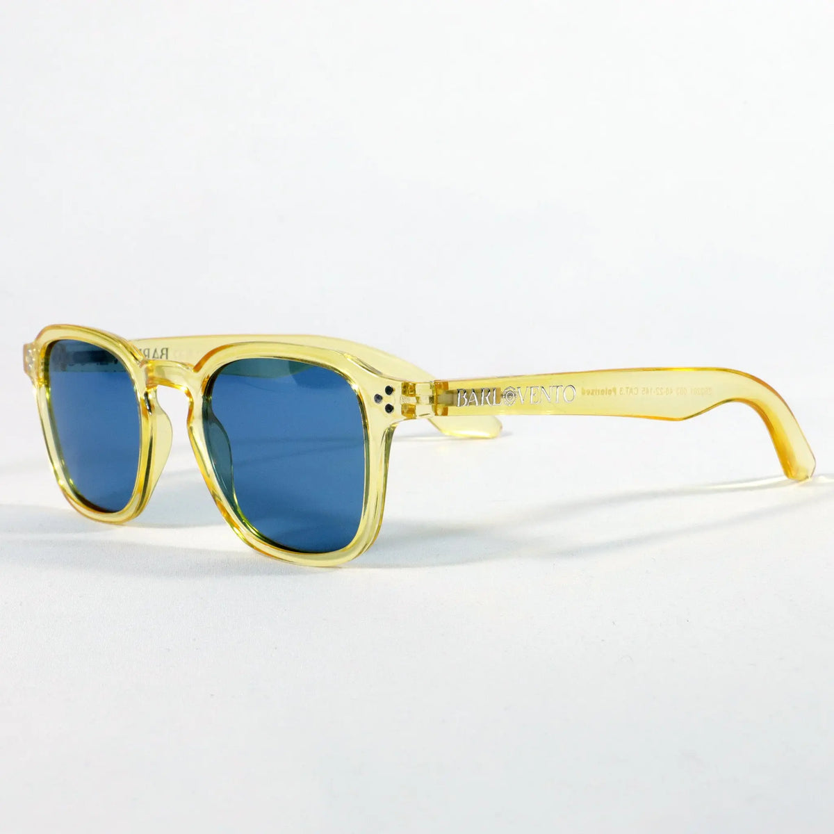 Cortadura · gafas de sol color crema cristal con lentes azules