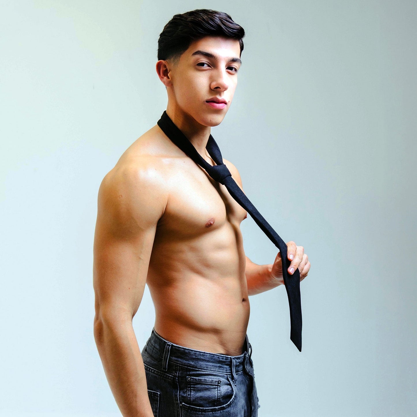 Dala · corbata negra suave