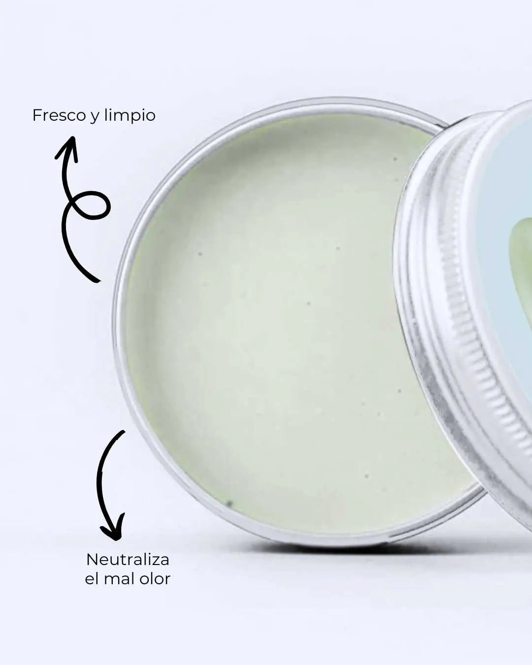 Desodorante en crema Banbu Eco So Fresh en tarro metálico con textura suave color verde pálido sobre fondo blanco.