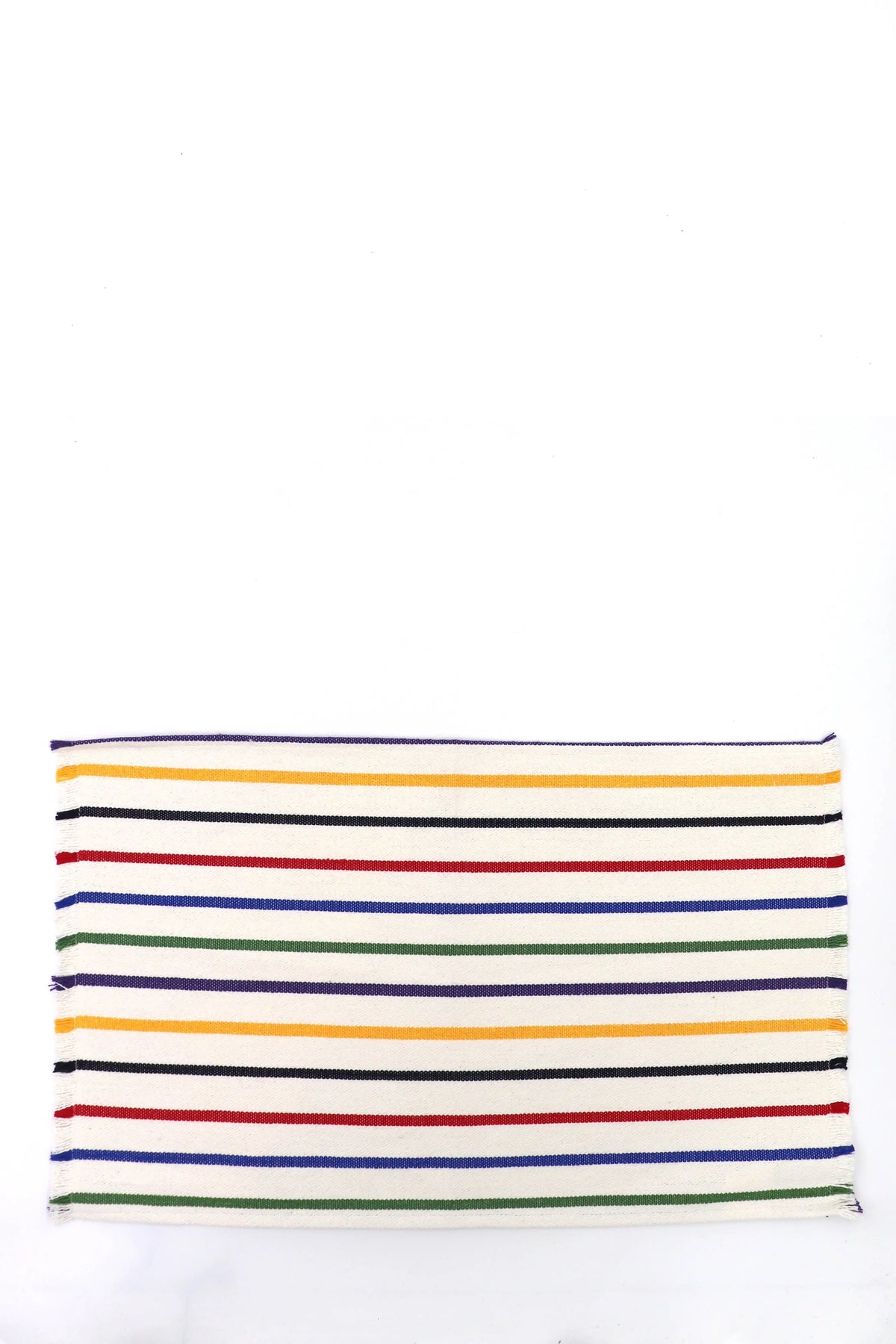 Alfombra de tela rayada en amarillo, verde, morado y azul, estilo moderno y colorido, ideal para decoración del hogar.