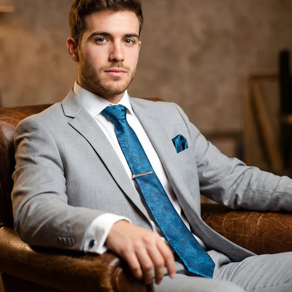 Hojas azules · conjunto de corbata natural con pañuelo, gemelos y pasador