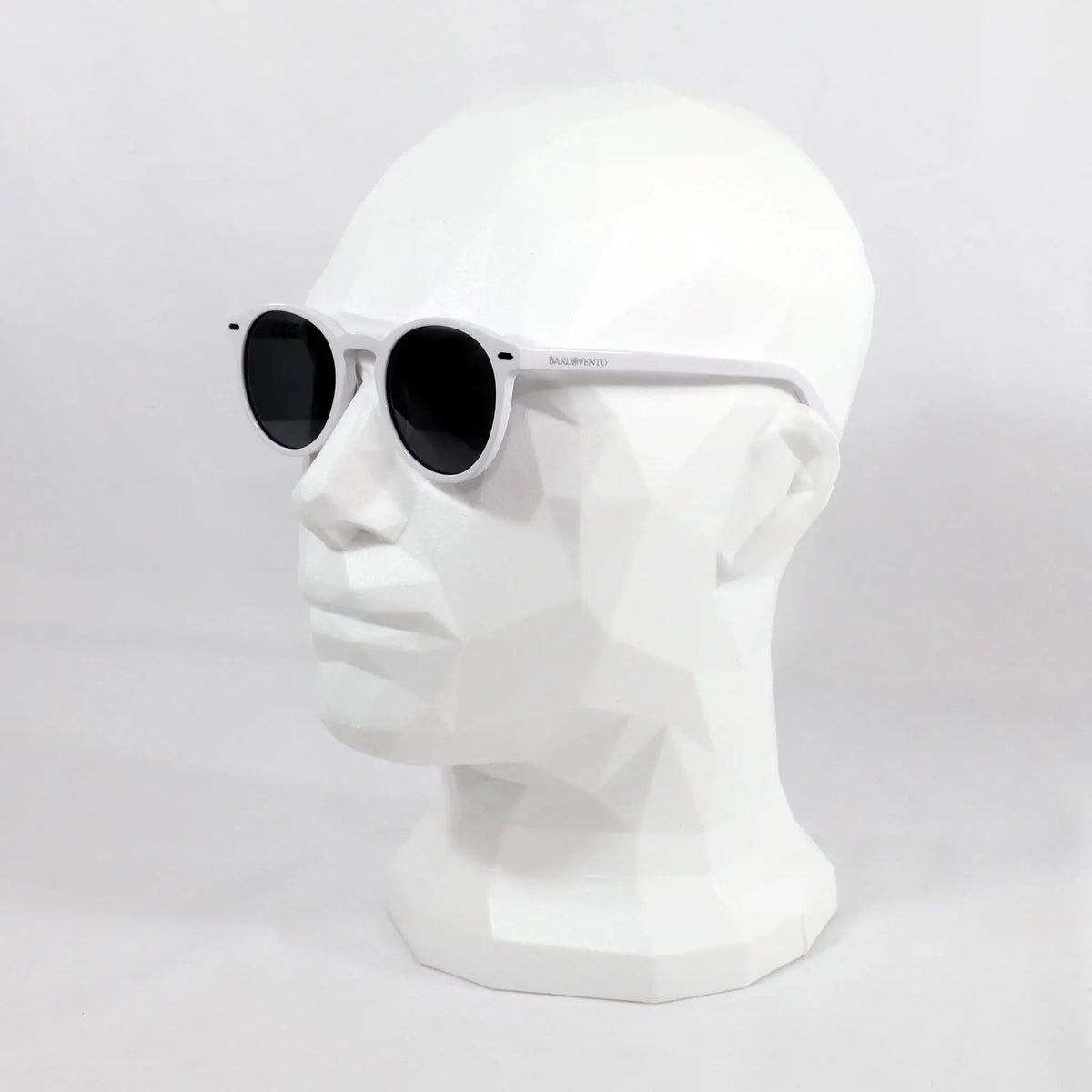 Macarella · gafas de sol redondas blancas con lentes grises