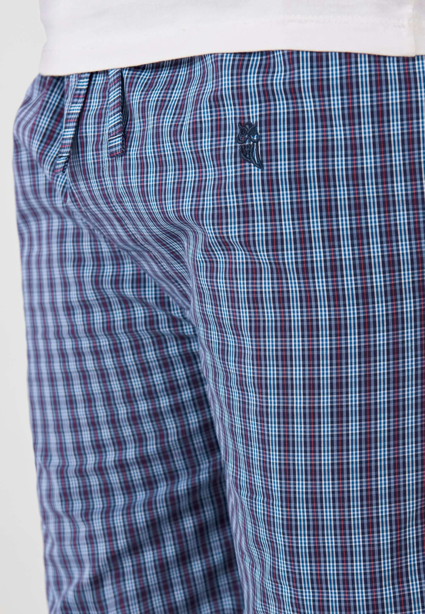Pantalón de pijama largo para hombre de popelín de algodón a cuadros rojos y azules con ajuste cómodo.