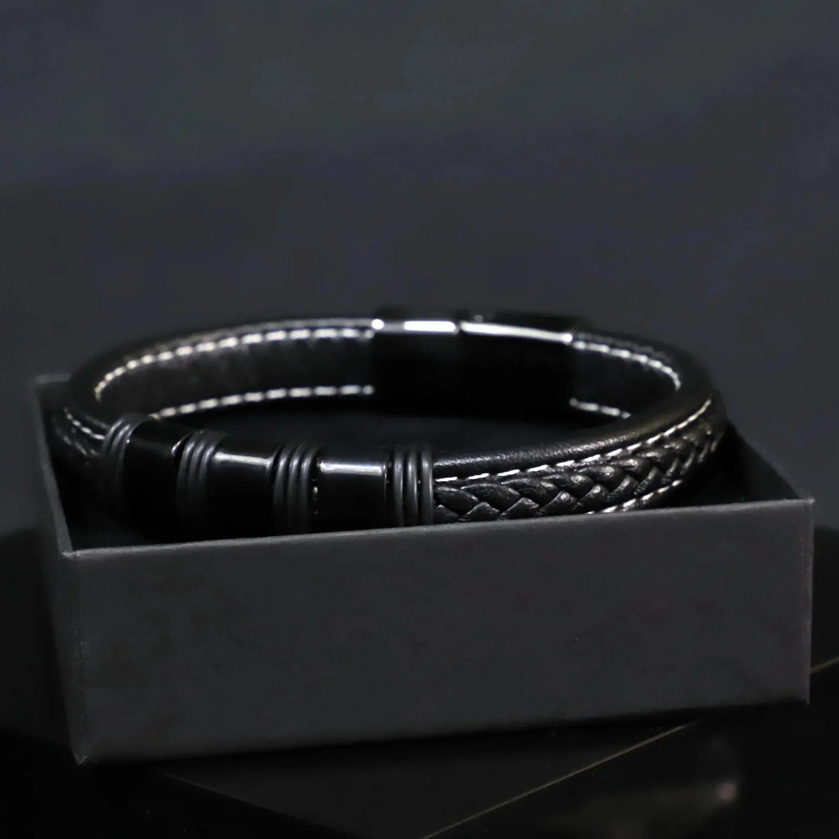 Pulsera Betel · Pulsera de cuero