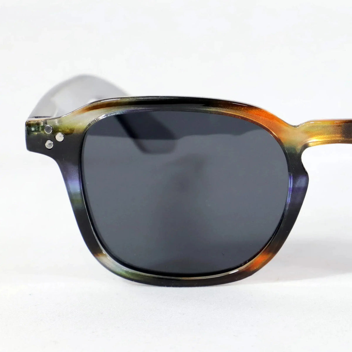 Savinosa · gafas de sol redondas marrones y cristalinas