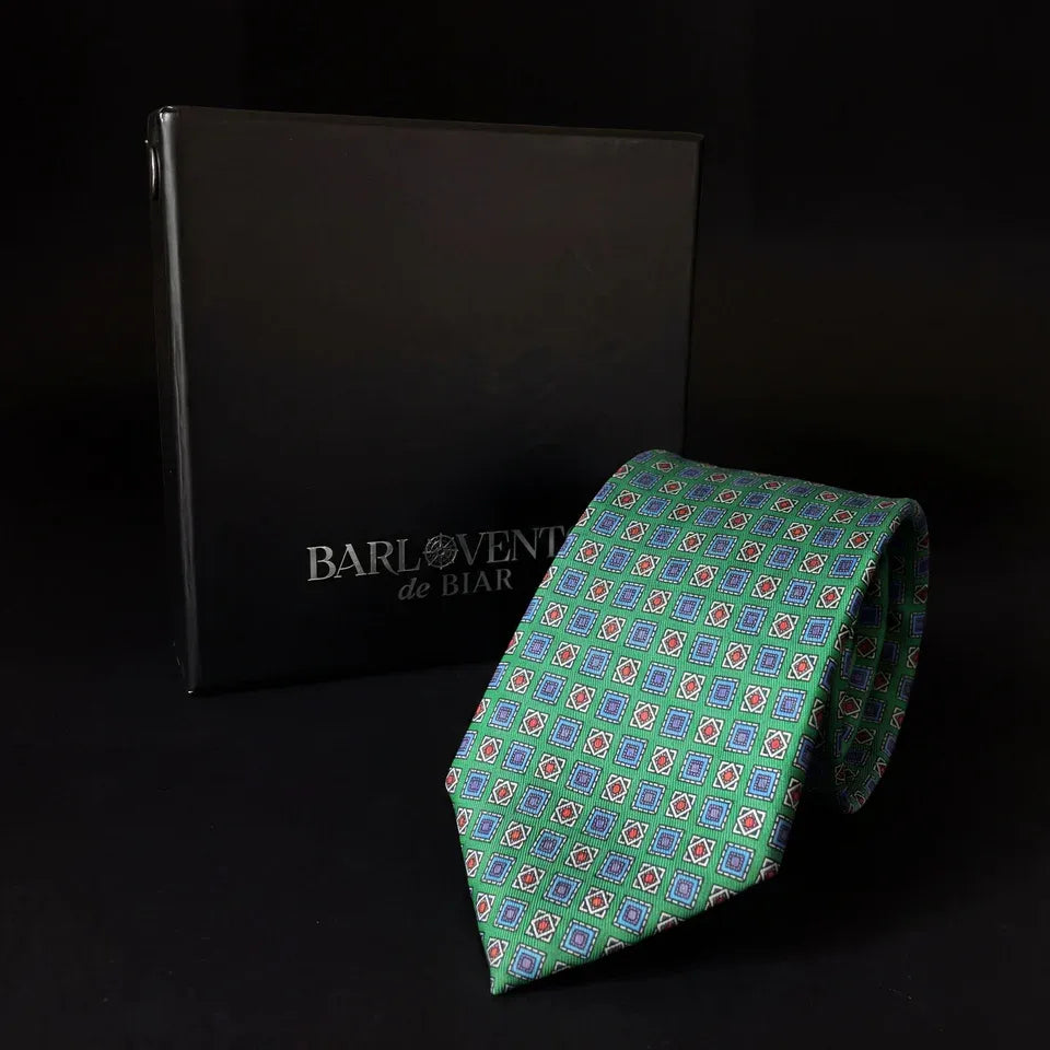 Trieste · corbata estilo italiano verde con rombos azules