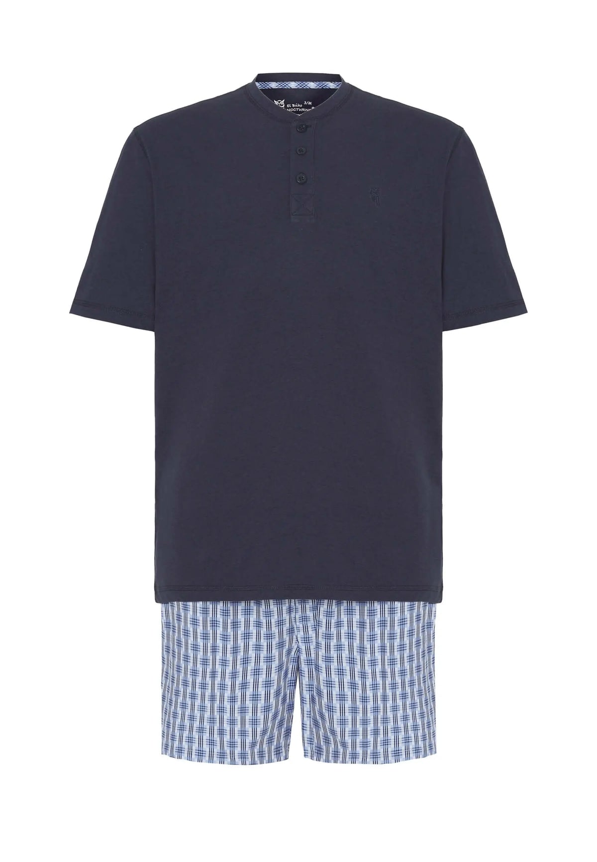 Pijama corto hombre azul marino: camiseta lisa con tapeta de botones y pantalón corto de cuadros azules y blancos.