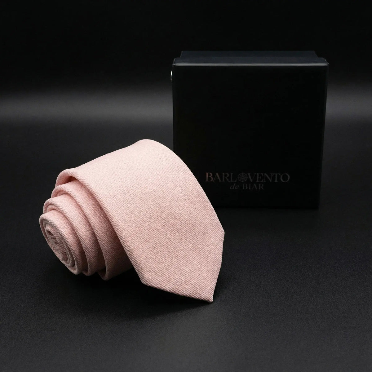 Victoria · corbata rosa suave