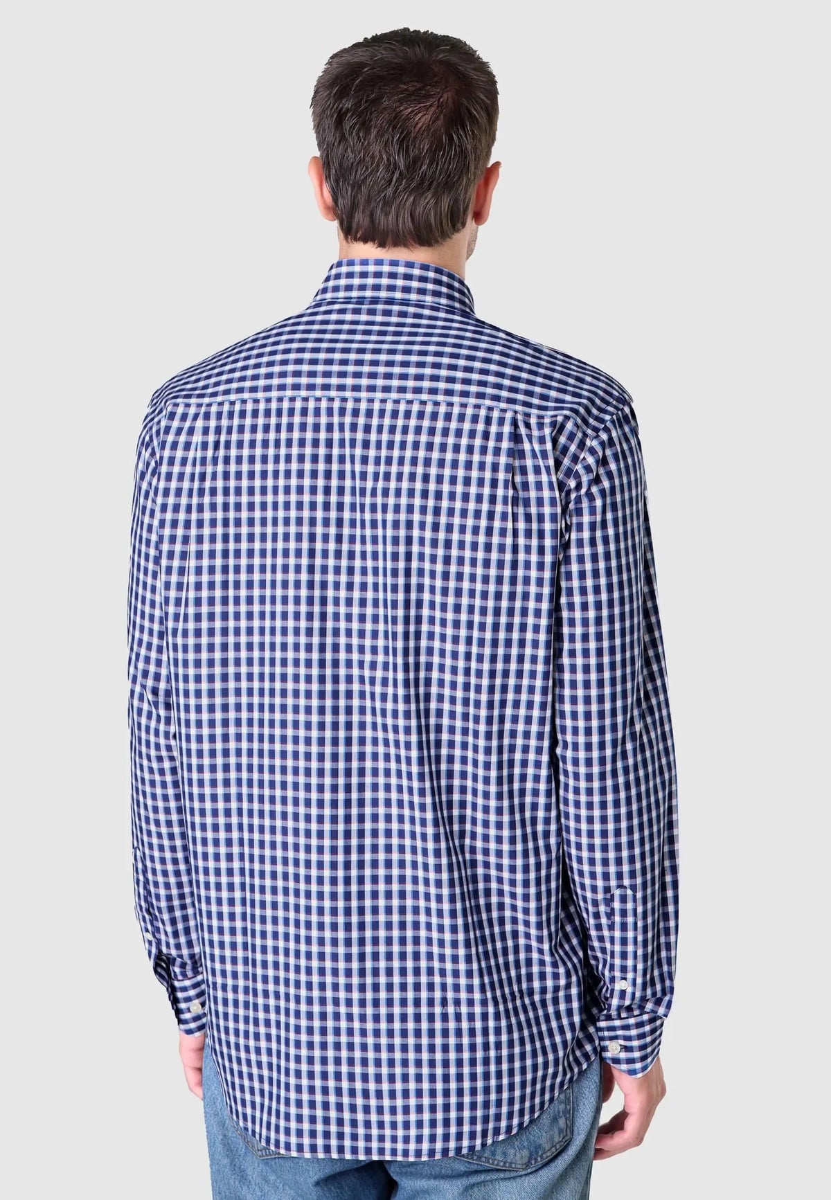 Camisa de hombre de manga larga en popelín de cuadros azules, corte clásico, suave y fácil de planchar.