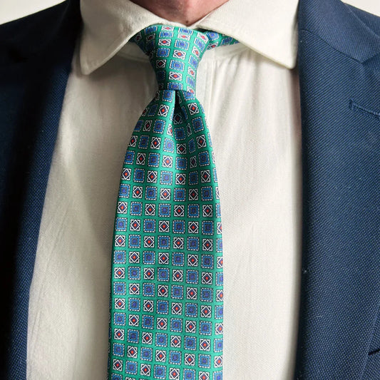 Corbatas Italianas: Elegancia y Estilo en la Moda Masculina