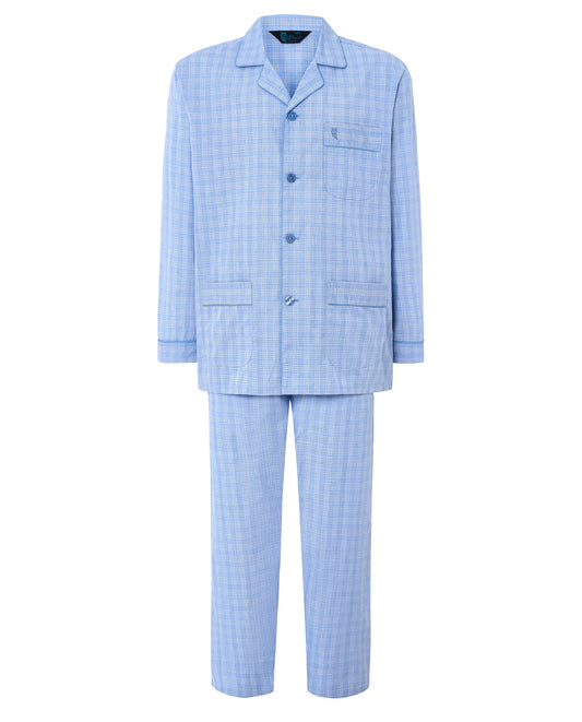 Conjunto de pijama de algodón azul claro con cuadros, chaqueta de botones y pantalones rectos.