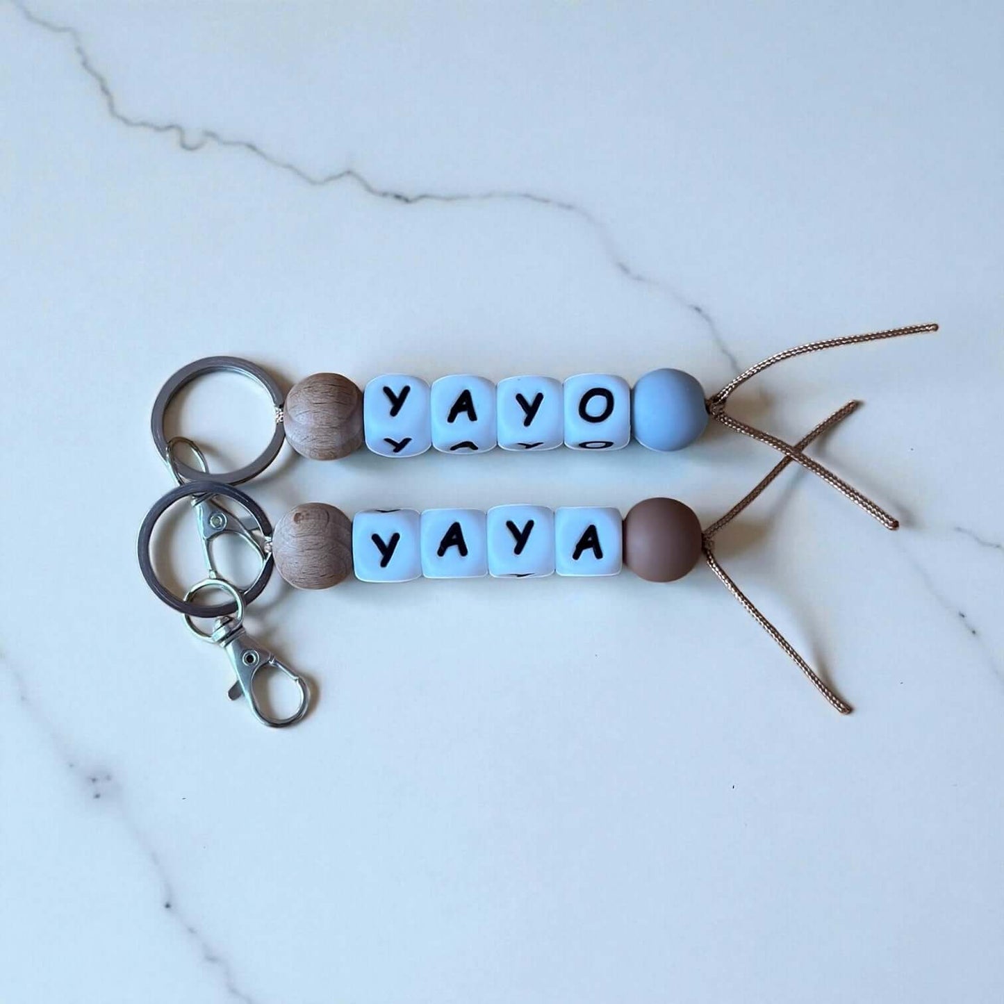 Llavero Gris  personalizado Nenina & Co