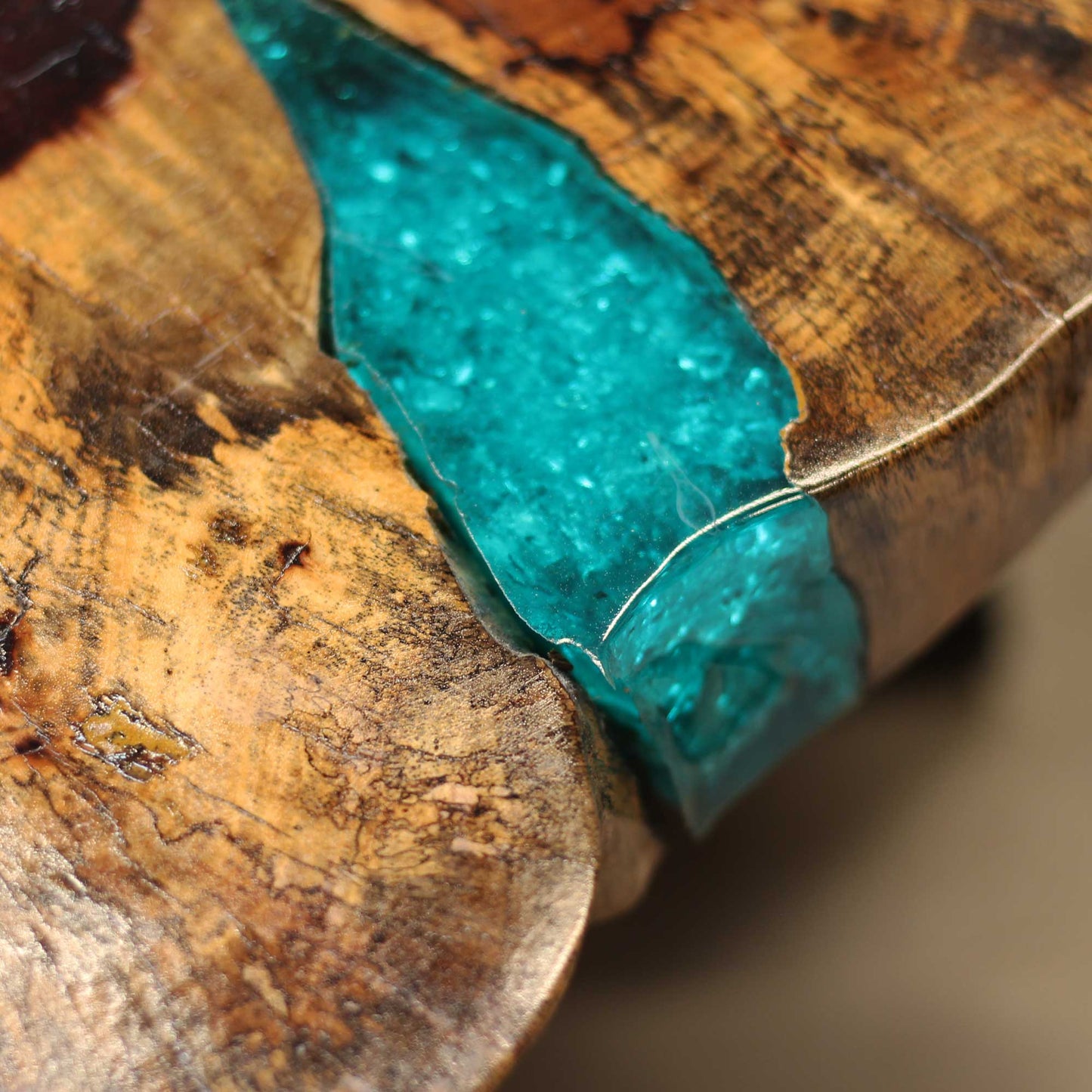 Mesa de Café de Tamarindo y resina - Agua