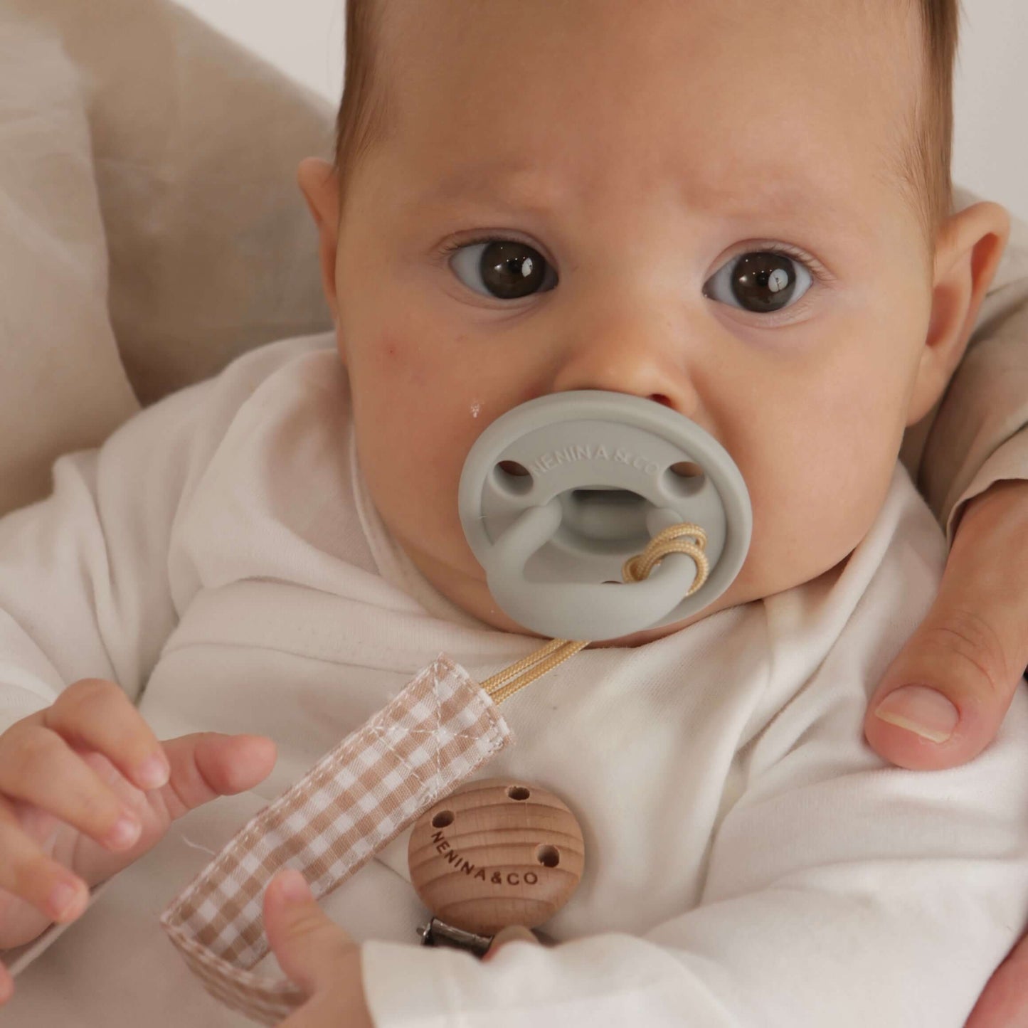 Kit 1 Guardachupete + 2 Chupeteros + 2 Chupetes Gris y Mint  DIAMOND Nenina & Co