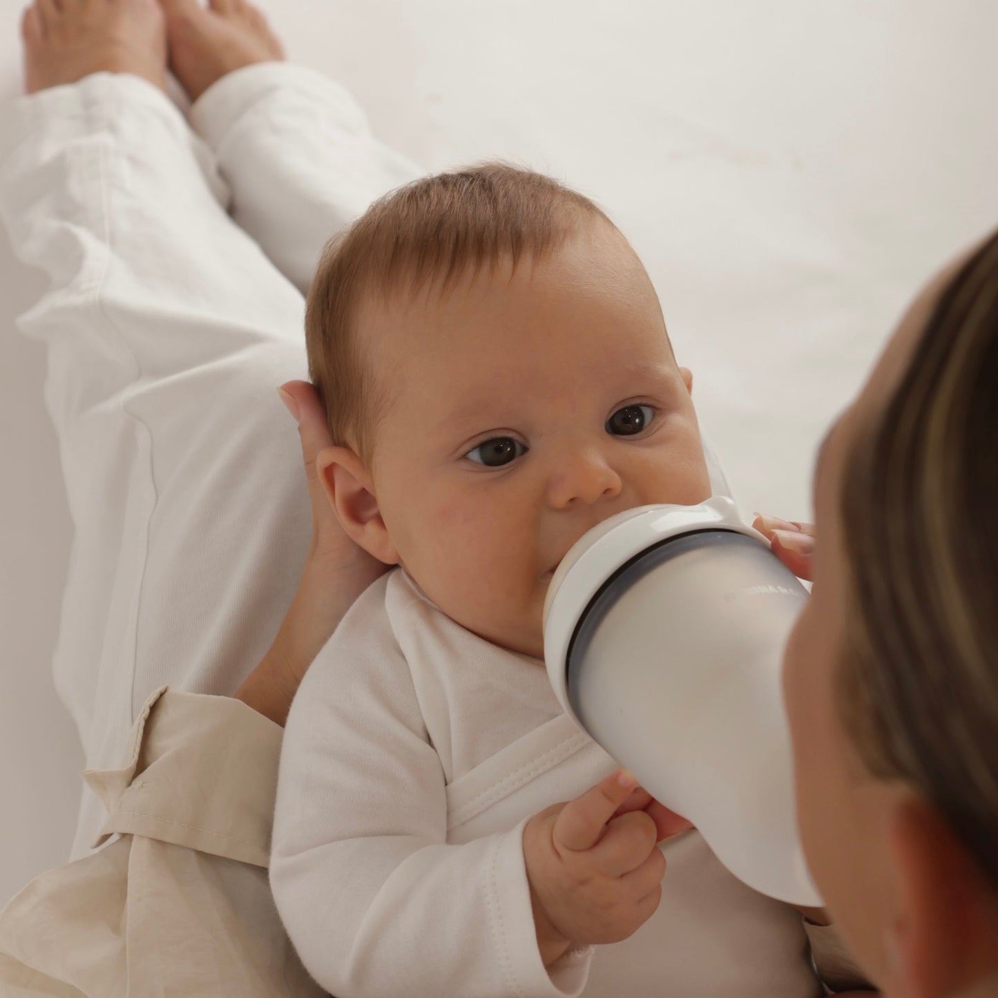 Pack Biberon Blanco flujo lento + Chupete Clásico + 2 Chupeteros de algodon orgánico Nenina & Co