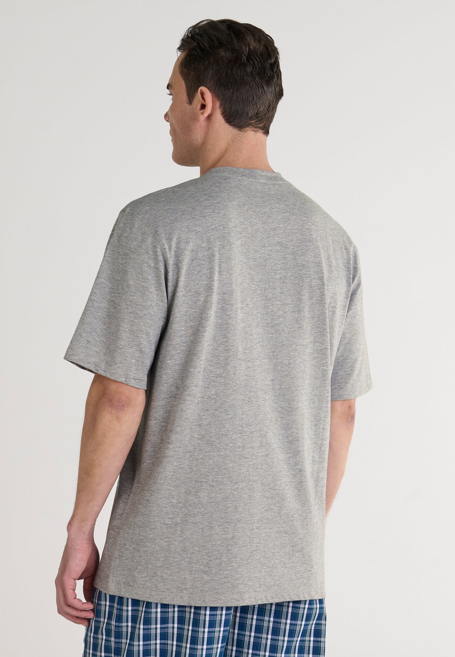 Camiseta gris de algodón para hombre, estilo casual, corte recto y cómodo, ideal para uso diario.